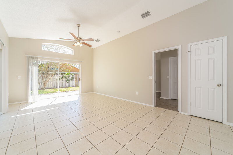 2,110/Mo, 2603 Spring Hill Dr Kissimmee, FL 34743 Misc View 3