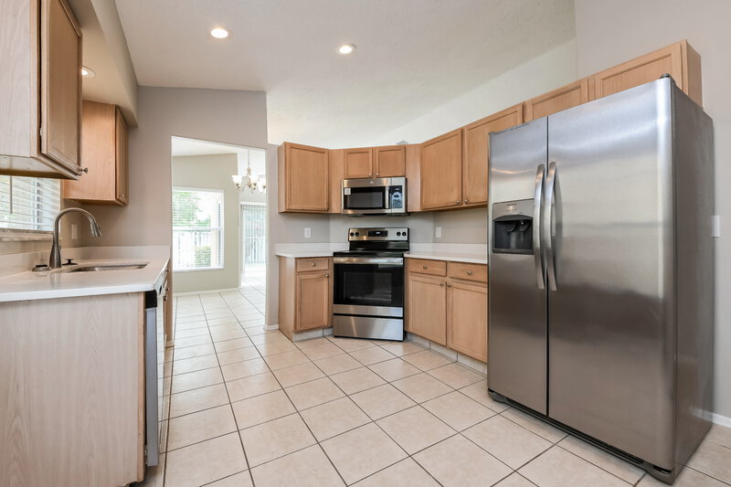 2,335/Mo, 2603 Spring Hill Dr Kissimmee, FL 34743 Kitchen View 2