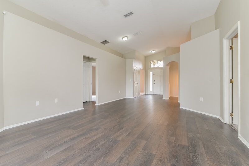 2,405/Mo, 11354 Pinewood Cove Ln Orlando, FL 32817 Living Room View