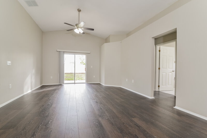 2,405/Mo, 11354 Pinewood Cove Ln Orlando, FL 32817 Living Room View 2