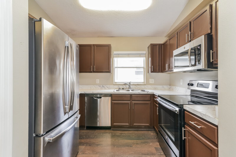 2,405/Mo, 11354 Pinewood Cove Ln Orlando, FL 32817 Kitchen View