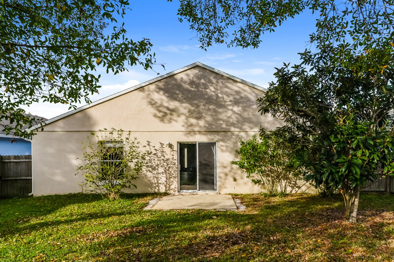 2,405/Mo, 11354 Pinewood Cove Ln Orlando, FL 32817 Rear View