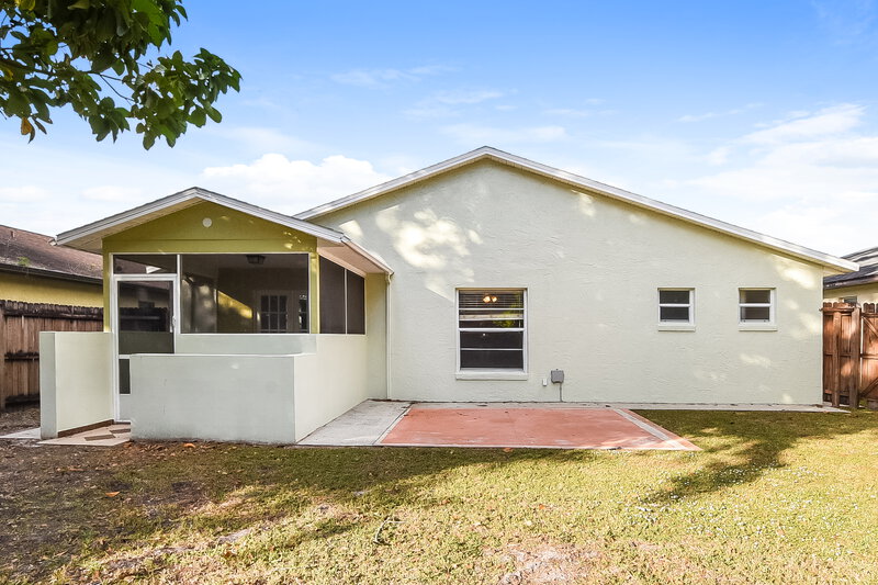 2,015/Mo, 1458 Eldra Dr Kissimmee, FL 34744 Rear View