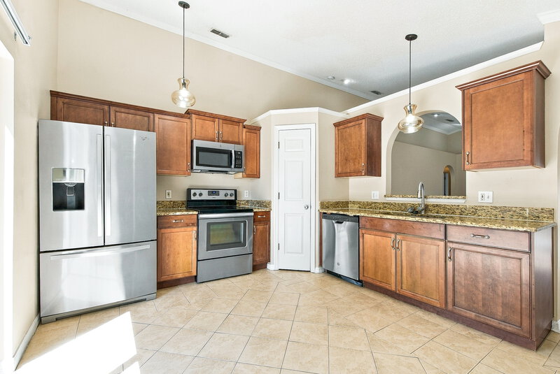 2,100/Mo, 115 Placid Woods Ct Sanford, FL 32773 Kitchen View 2