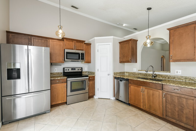 2,100/Mo, 115 Placid Woods Ct Sanford, FL 32773 Kitchen View 3