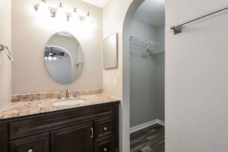 2,100/Mo, 115 Placid Woods Ct Sanford, FL 32773 Main Bathroom View