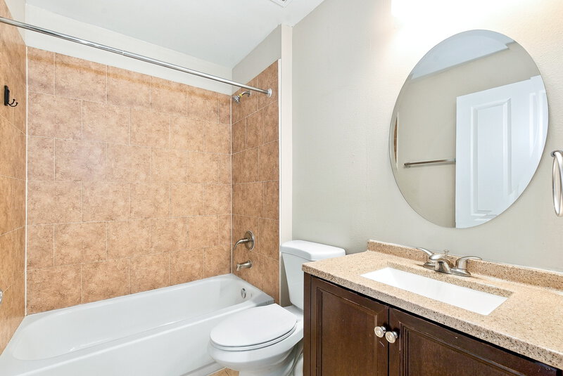 2,100/Mo, 115 Placid Woods Ct Sanford, FL 32773 Bathroom View