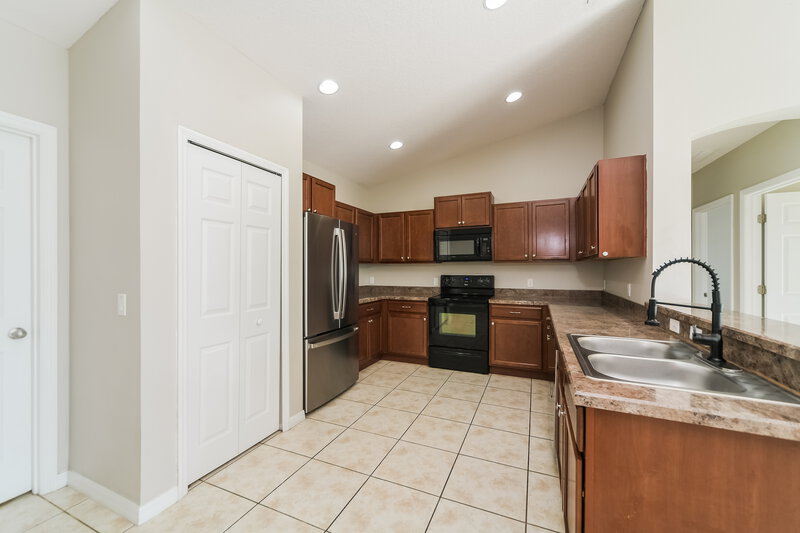 1,970/Mo, 4108 Shelter Bay Dr Kissimmee, FL 34746 Kitchen View