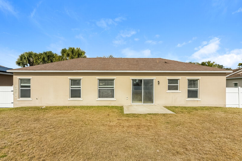 1,970/Mo, 4108 Shelter Bay Dr Kissimmee, FL 34746 Rear View