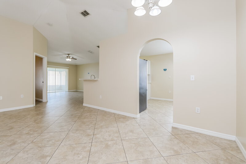 2,130/Mo, 2145 Marisol Loop Kissimmee, FL 34743 Dining Room View 2