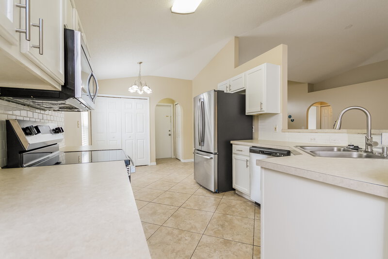 2,130/Mo, 2145 Marisol Loop Kissimmee, FL 34743 Kitchen View 2