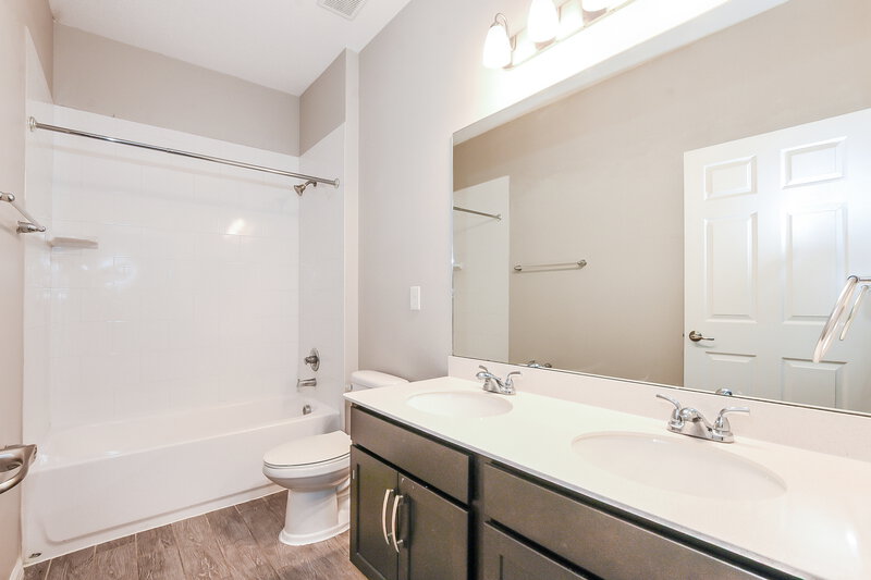 2,150/Mo, 4850 Grand Vista Lane Saint Cloud, FL 34771 Main Bathroom View