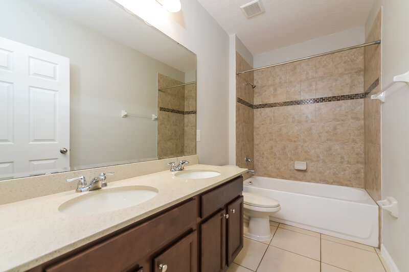 2,265/Mo, 3722 Brambly Avenue Saint Cloud, FL 34772 Bathroom View