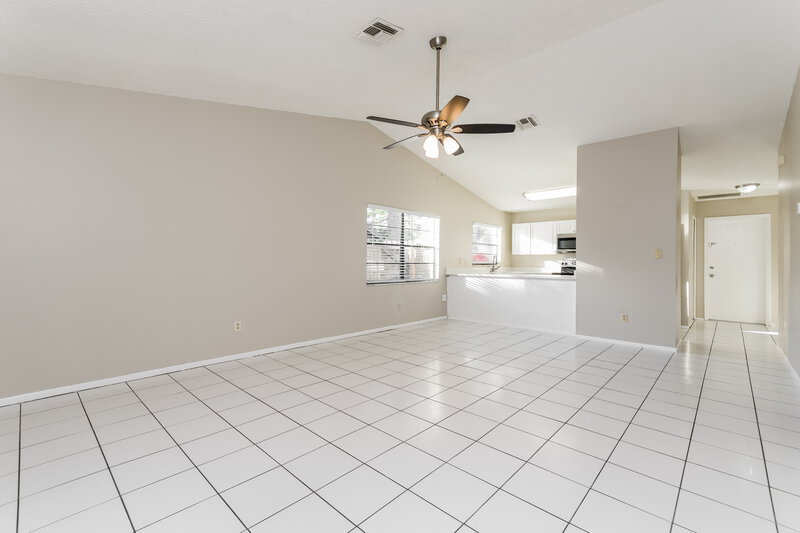 2,460/Mo, 3172 Burlington Dr Orlando, FL 32837 Living Room View