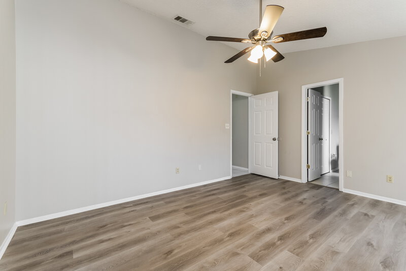 2,460/Mo, 3172 Burlington Dr Orlando, FL 32837 Main Bedroom View 2