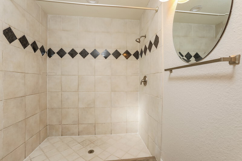 2,375/Mo, 331 Falling Leaf Way Casselberry, FL 32707 Bathroom View