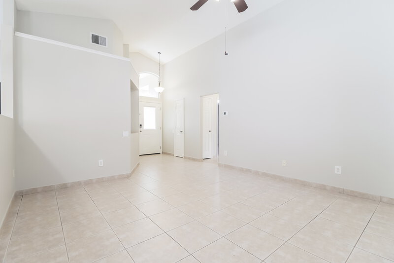 3,150/Mo, 2320 Coolbrook Court Oviedo, FL 32766 Living Room View 2
