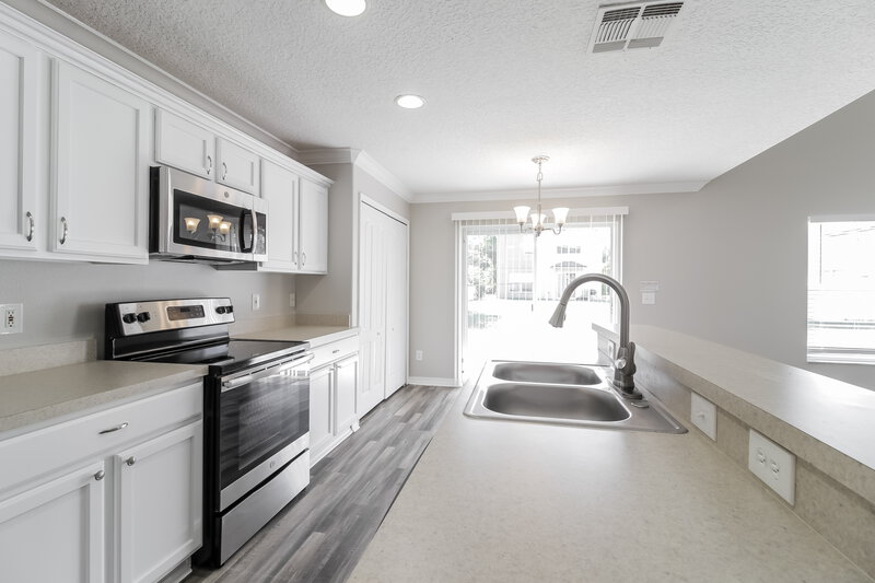 2,205/Mo, 1808 Sherbourne St Winter Garden, FL 34787 Kitchen View 2