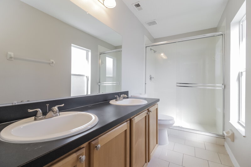 2,205/Mo, 1808 Sherbourne St Winter Garden, FL 34787 Master Bathroom View