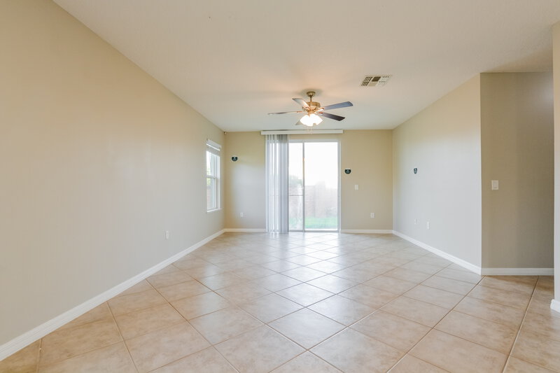 2,450/Mo, 3627 Ryegrass St Clermont, FL 34714 Family Room View