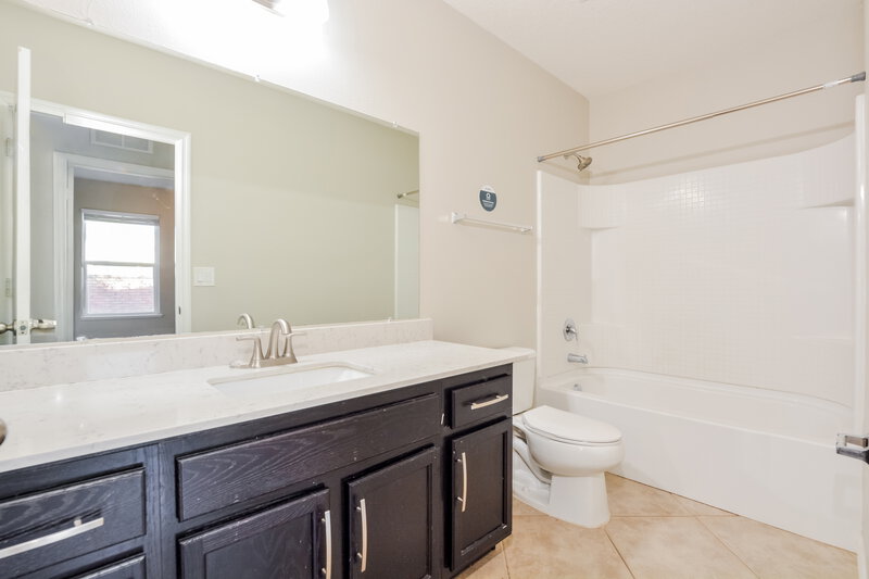 2,450/Mo, 3627 Ryegrass St Clermont, FL 34714 Bathroom View