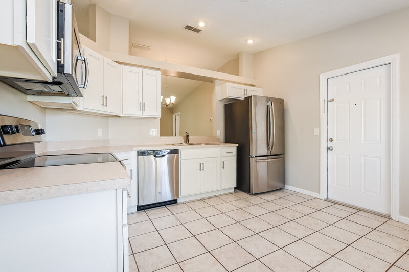 2,205/Mo, 711 Satin Leaf Cir Ocoee, FL 34761 Kitchen View 3