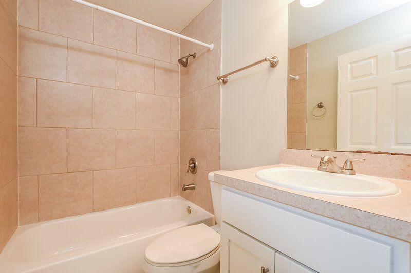 2,205/Mo, 711 Satin Leaf Cir Ocoee, FL 34761 Bathroom View