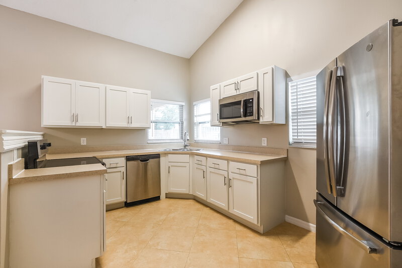 2,255/Mo, 2145 Pimlico St Orlando, FL 32822 Kitchen View