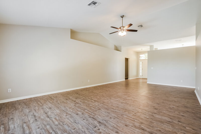 2,675/Mo, 471 Shady Creek Ln Clermont, FL 34711 Living Room View