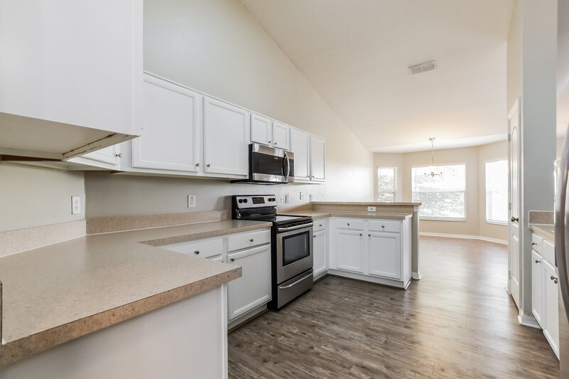 2,675/Mo, 471 Shady Creek Ln Clermont, FL 34711 Kitchen View