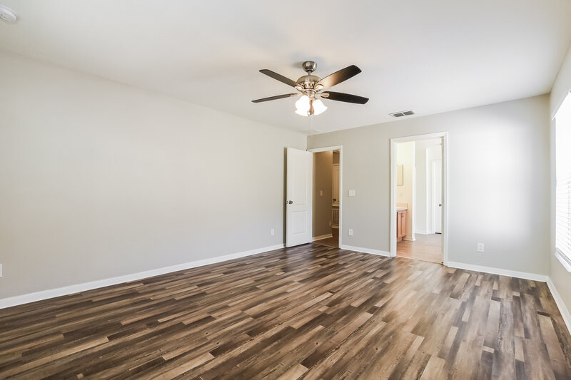 2,675/Mo, 471 Shady Creek Ln Clermont, FL 34711 Main Bedroom View 2