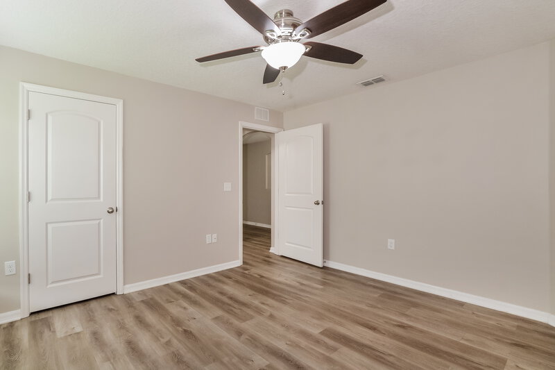 1,980/Mo, 2443 Bracknell Forest Trl Tavares, FL 32778 Bedroom View 2