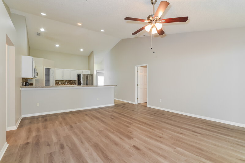 1,975/Mo, 46 Dorset Dr Kissimmee, FL 34758 Living Room View 2
