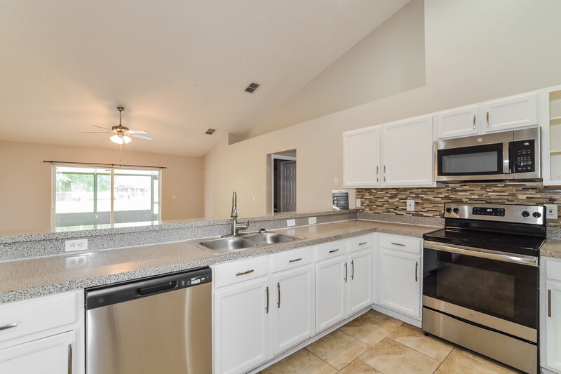 1,975/Mo, 46 Dorset Dr Kissimmee, FL 34758 Kitchen View