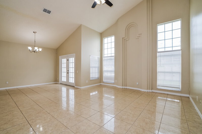2,650/Mo, 8603 Fort Jefferson Blvd Orlando, FL 32822 Living Room View 2