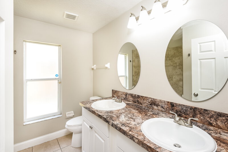 2,665/Mo, 11254 Moonshine Creek Cir Orlando, FL 32825 Bathroom View