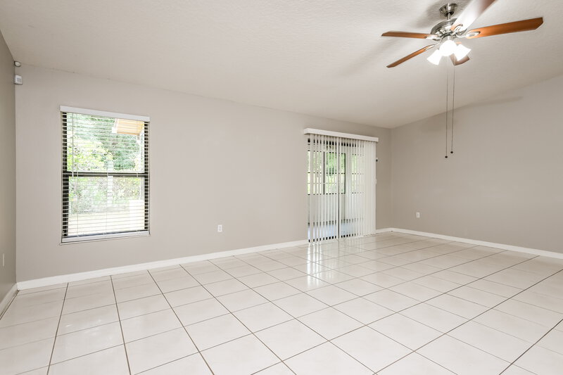 1,735/Mo, 805 Mountbatten Ln Kissimmee, FL 34758 Living Room View