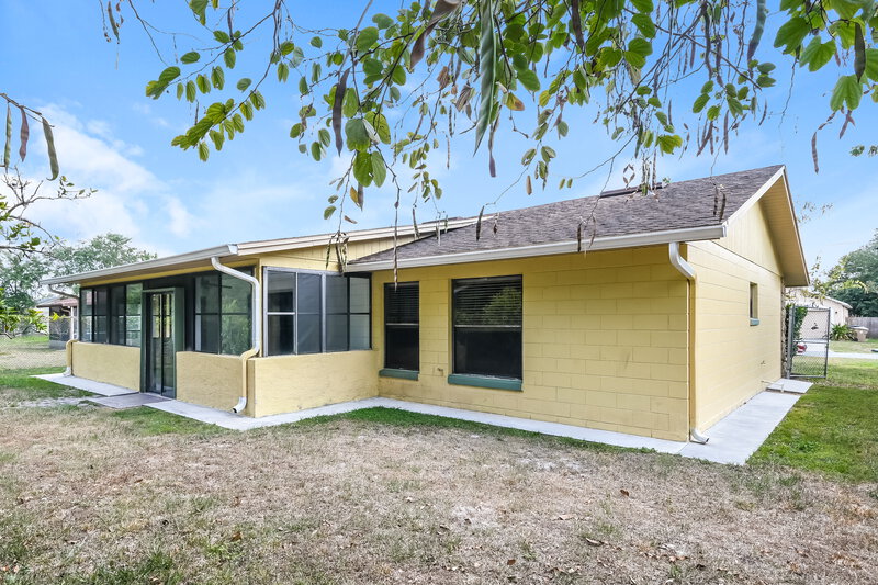 1,735/Mo, 805 Mountbatten Ln Kissimmee, FL 34758 Rear View