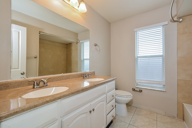 2,185/Mo, 3042 Stillwater Dr Kissimmee, FL 34743 Bathroom View