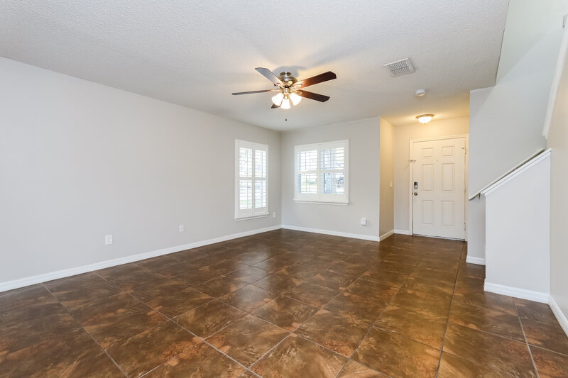 2,615/Mo, 438 Lisa Karen Cir Apopka, FL 32712 Living Room View