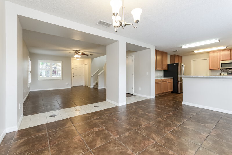 2,615/Mo, 438 Lisa Karen Cir Apopka, FL 32712 Dining Room View 2