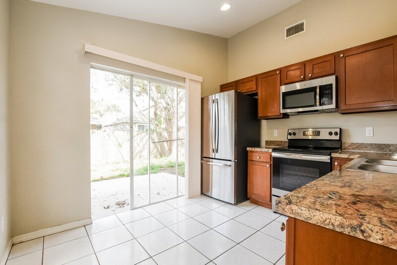 2,145/Mo, 2135 Eola Court Oviedo, FL 32765 Kitchen View 2