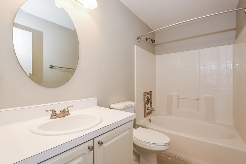 2,115/Mo, 2459 Parsons Pond Cir Kissimmee, FL 34743 Main Bathroom View