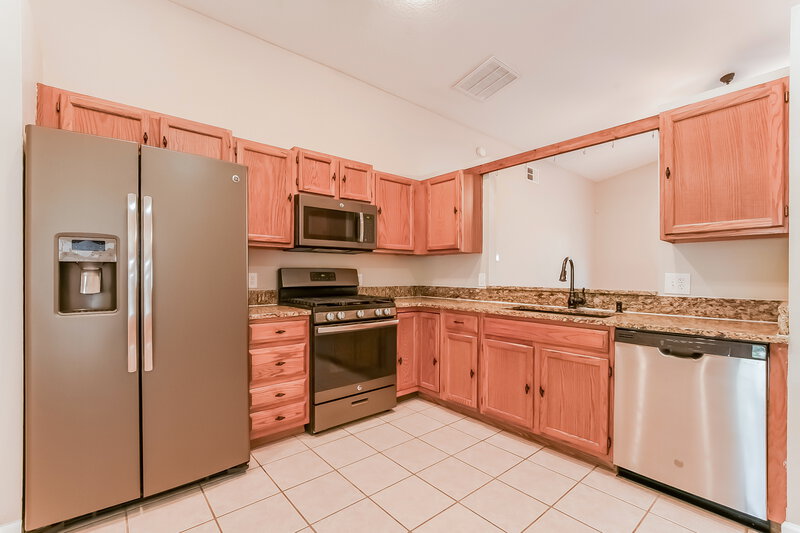 2,280/Mo, 4166 Shadow Creek Cir Oviedo, FL 32765 Kitchen View