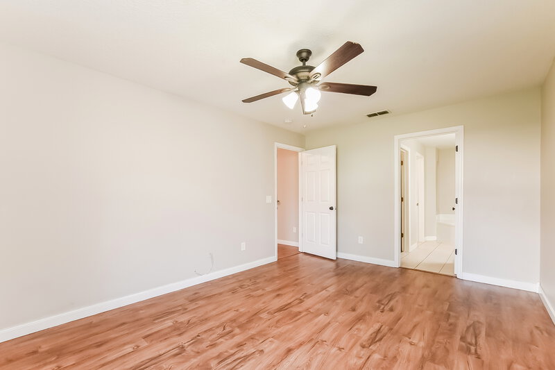 2,280/Mo, 4166 Shadow Creek Cir Oviedo, FL 32765 Main Bedroom View 2