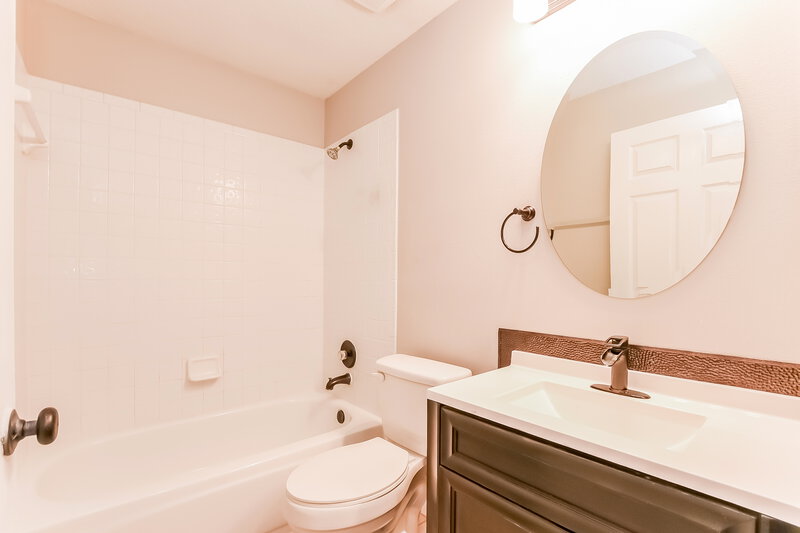 2,280/Mo, 4166 Shadow Creek Cir Oviedo, FL 32765 Main Bathroom View