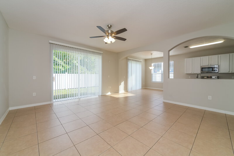 2,100/Mo, 2041 The Oaks Blvd Kissimmee, FL 34746 Living Room View