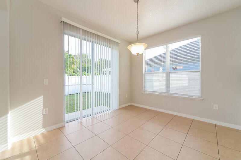 2,100/Mo, 2041 The Oaks Blvd Kissimmee, FL 34746 Breakfast Nook View