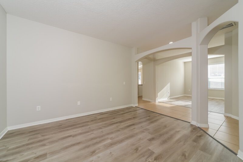 2,100/Mo, 2041 The Oaks Blvd Kissimmee, FL 34746 Family Room View