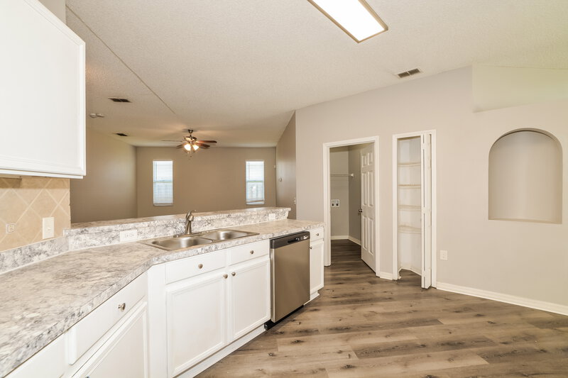 2,070/Mo, 4414 Canopy Ct Kissimmee, FL 34758 Kitchen View